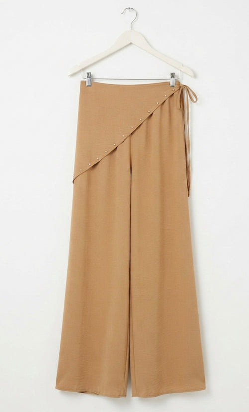 Pantalón con pañuelo tendencia verano 2026