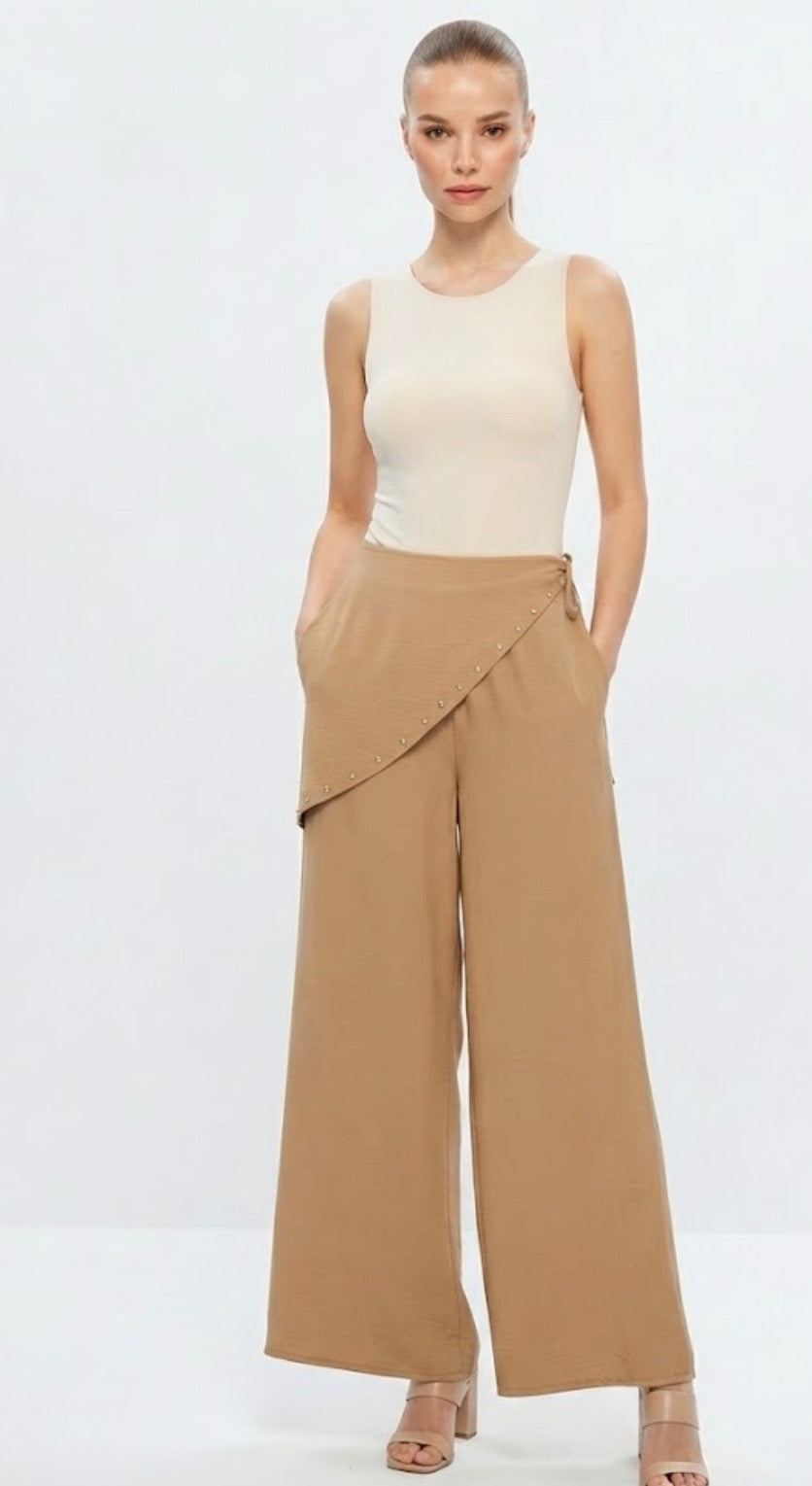 Pantalón con pañuelo tendencia verano 2026